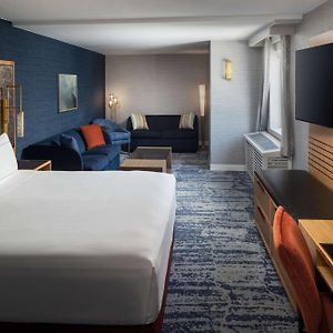 One-Bedroom King Suite